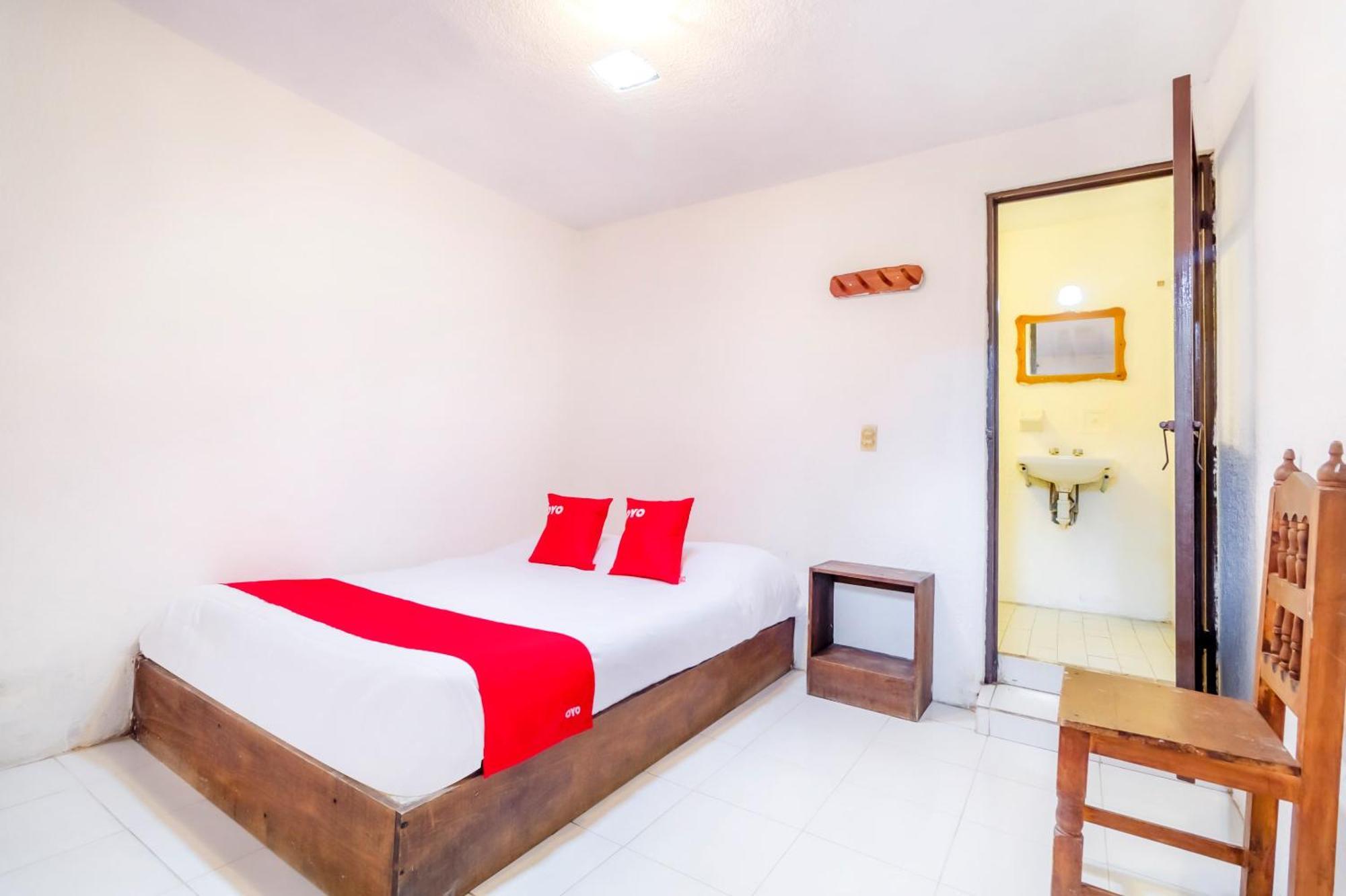 Oyo Hotel La Luna, Templo De Santo Domingo De Guzman Сан-Кристобаль-де-Ла-Касас Экстерьер фото