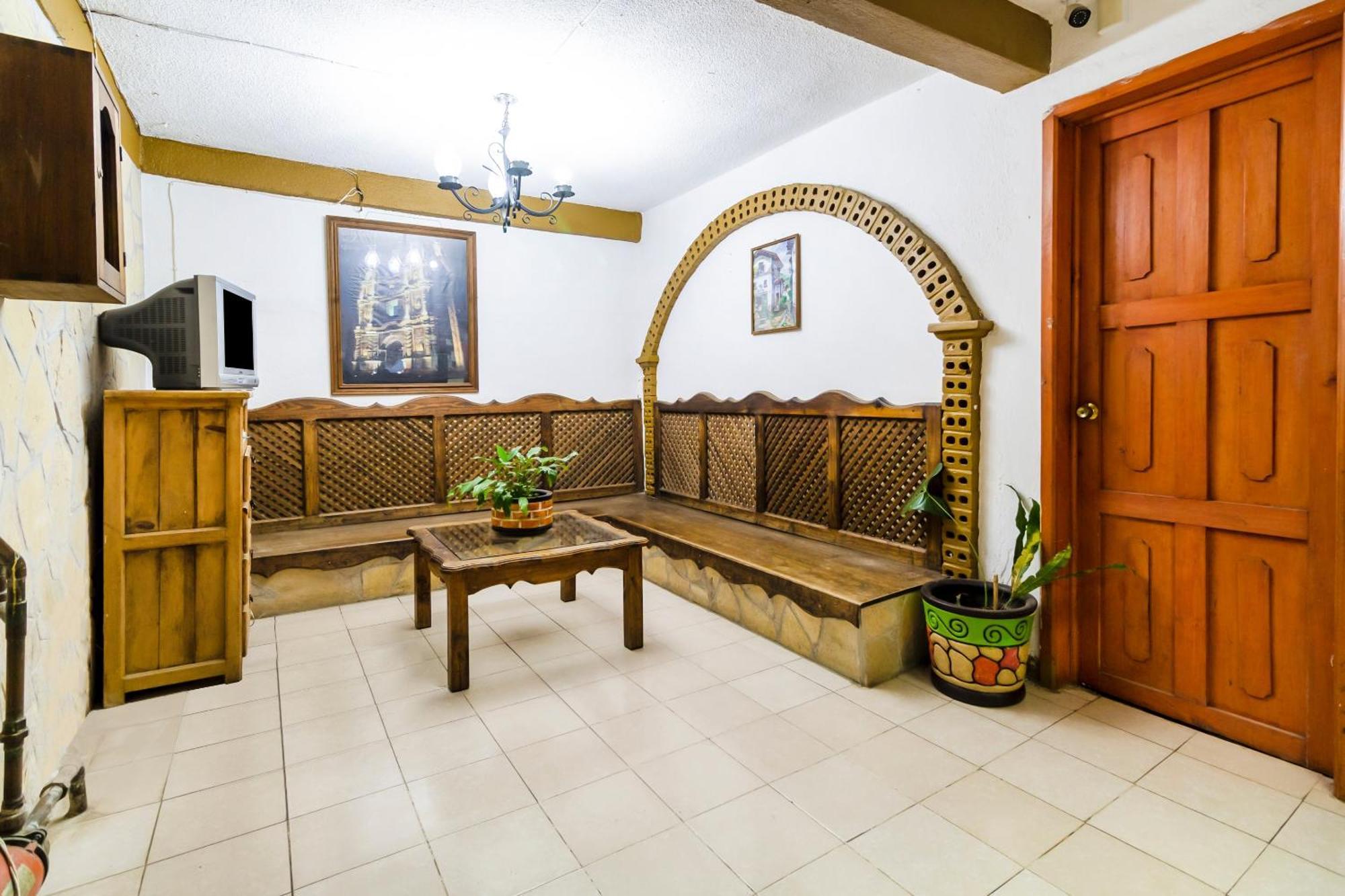 Oyo Hotel La Luna, Templo De Santo Domingo De Guzman Сан-Кристобаль-де-Ла-Касас Экстерьер фото